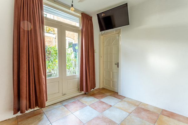 Medium property photo - Hendrik van Deventerstraat 106, 2563 XW Den Haag